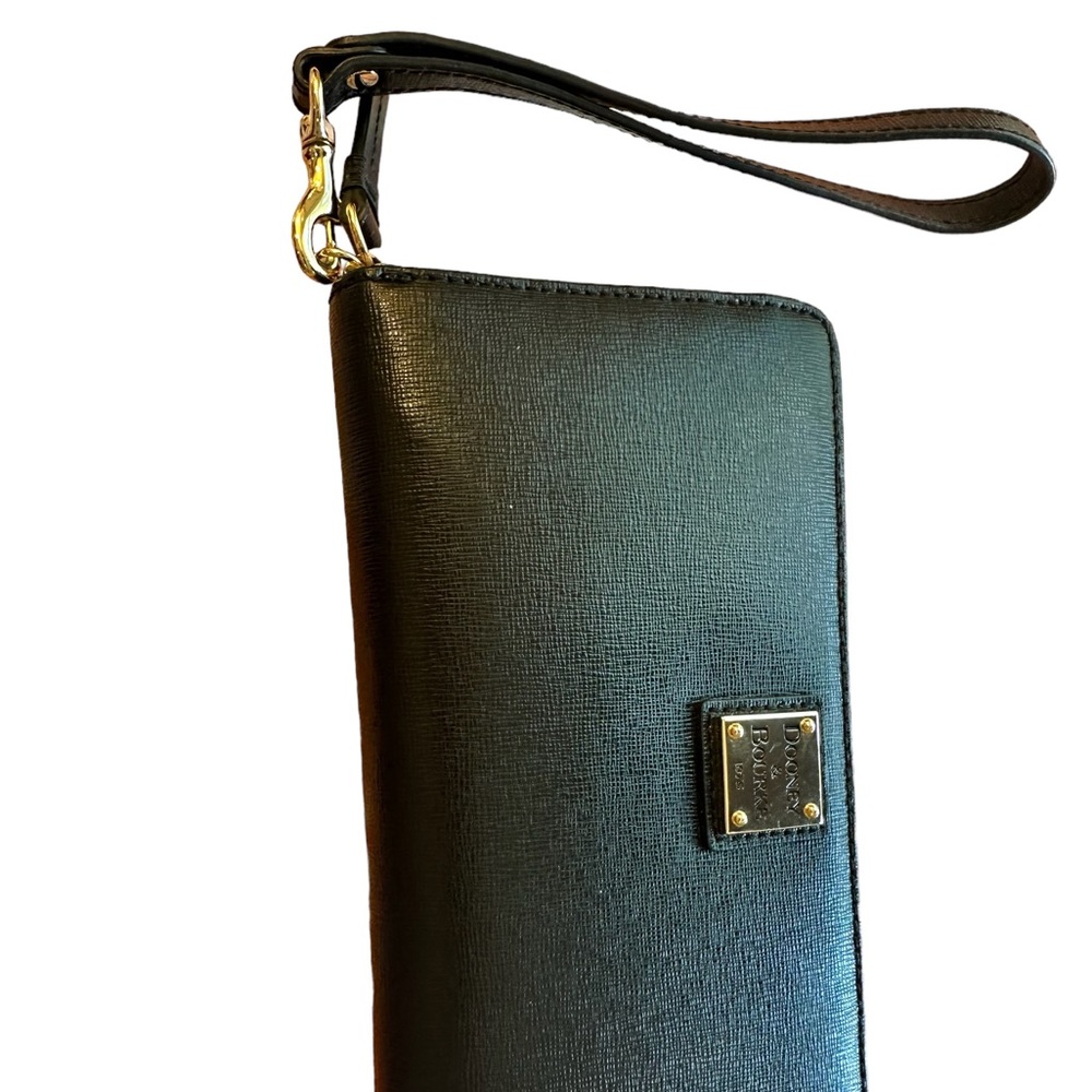 Black Dooney & Bourke Wristlet